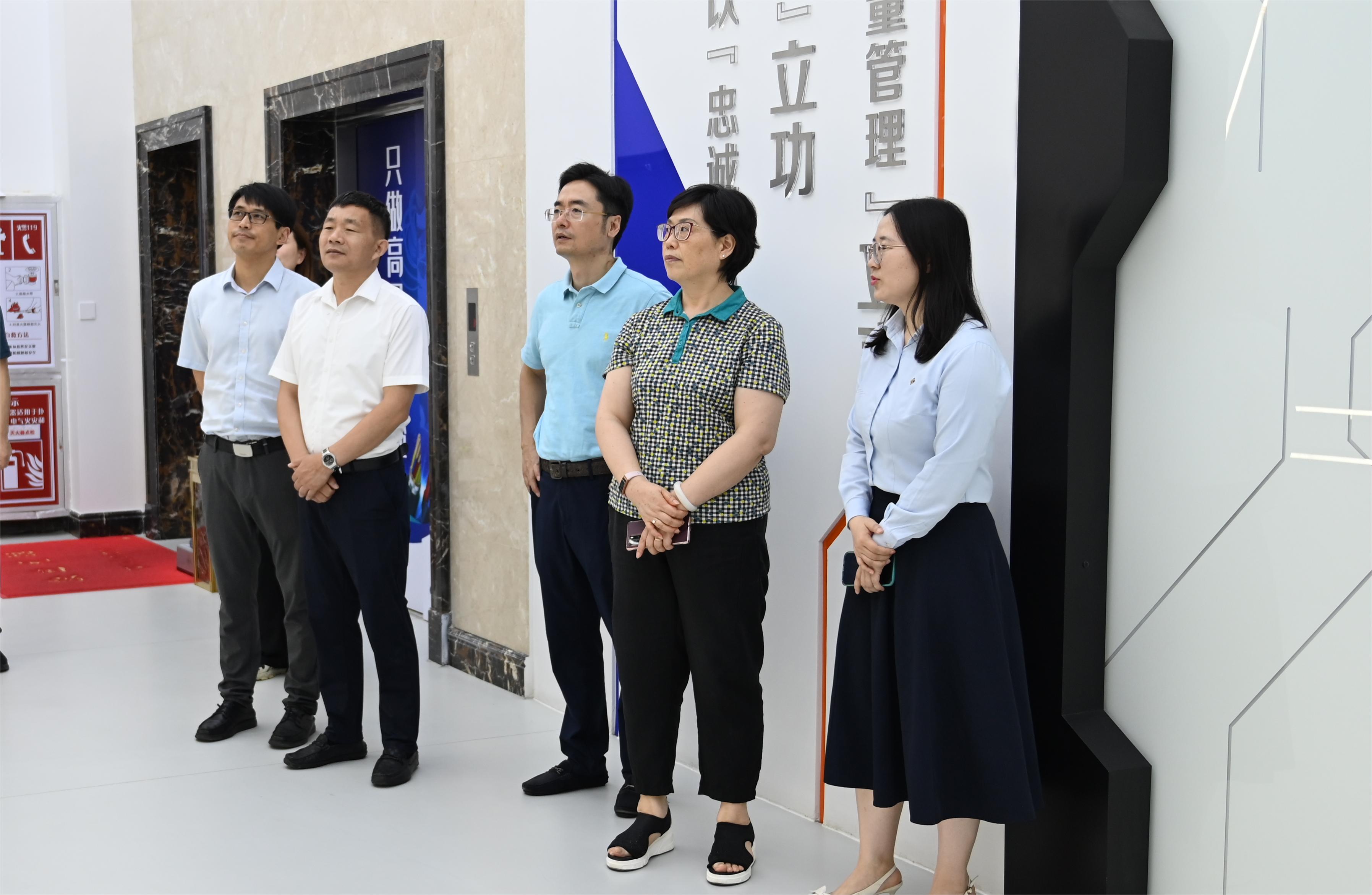 无锡市科协调研奇发28官网股份科技建设工作