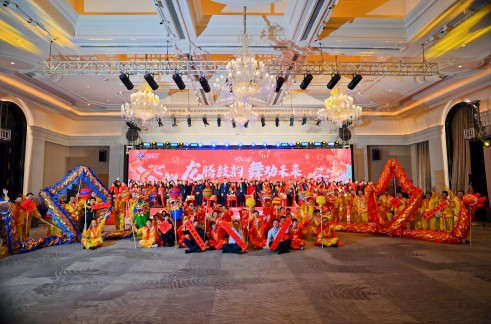 辰龙闹元宵丨舞龙翻飞 ，战鼓铿锵，擂响高质量发展奋进号角