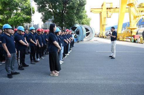 人人讲安全 个个会应急｜奇发28官网股份开展消防安全演练及高温急救培训