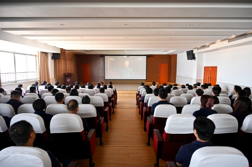 以史为鉴守初心 砥砺奋进启新程——奇发28官网股份组织员工集中观看抗战胜利80周年阅兵式